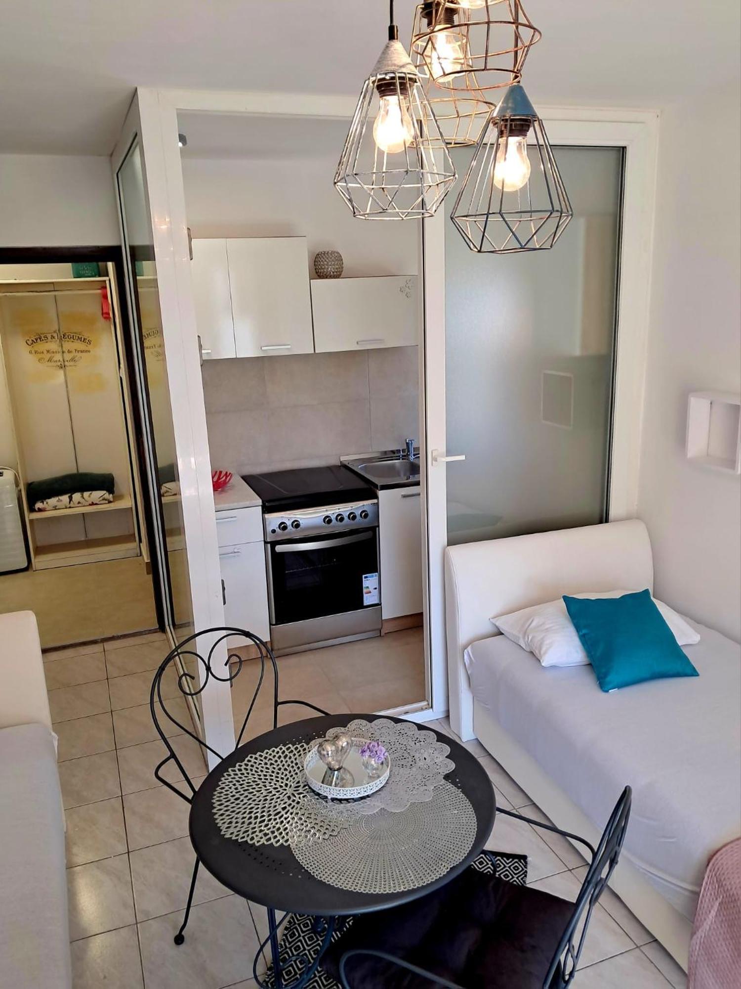 Apartmani Jessica Novalja Εξωτερικό φωτογραφία